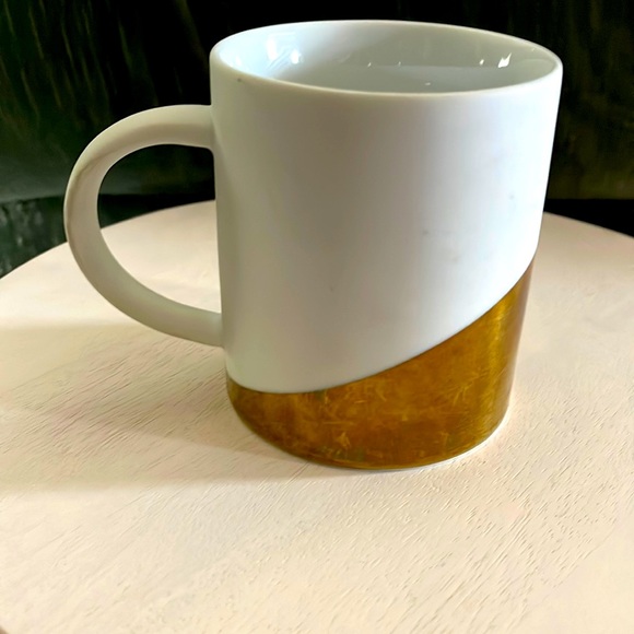 Starbucks 2012 Mug 14 oz Matt White Large Shiny Gold Porcelain 2-Tone Coffee Tea - Picture 1 of 7